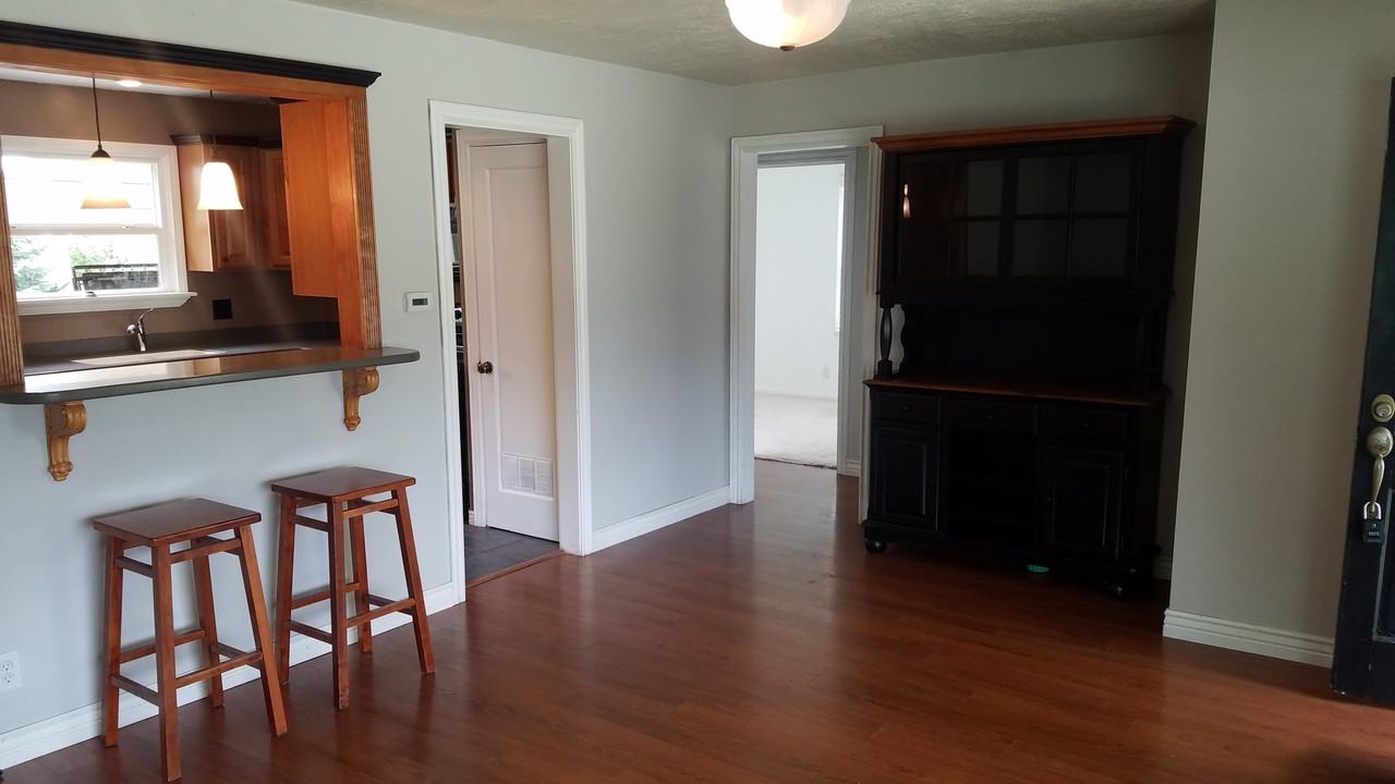 507 E 1864 S - Photo 2 of 8