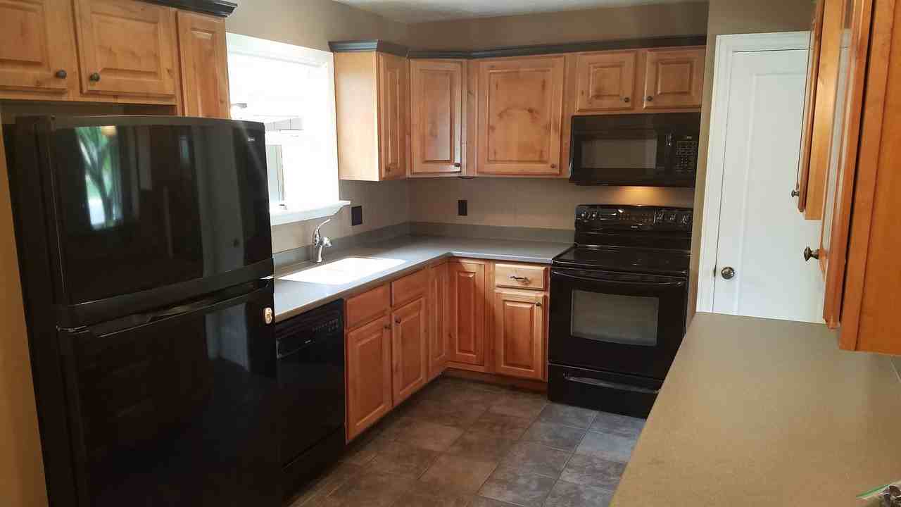 507 E 1864 S - Photo 3 of 8