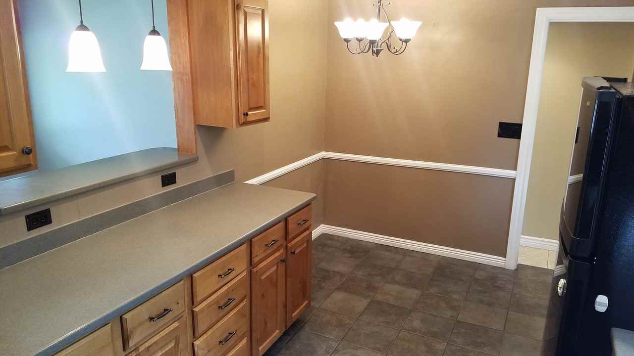 507 E 1864 S - Photo 4 of 8