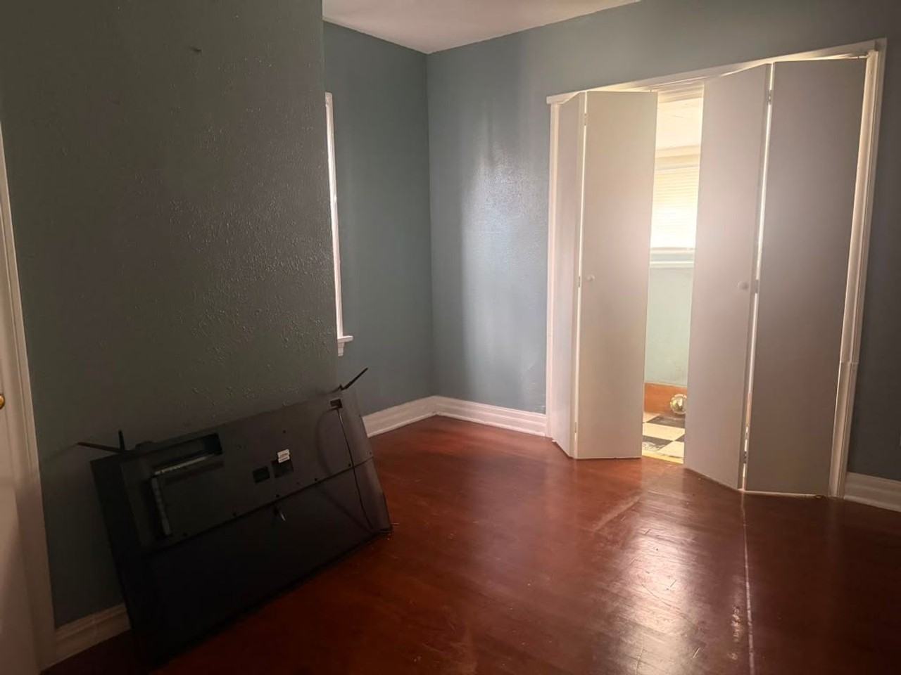 3228 Nw 26th St - Photo 5 of 9