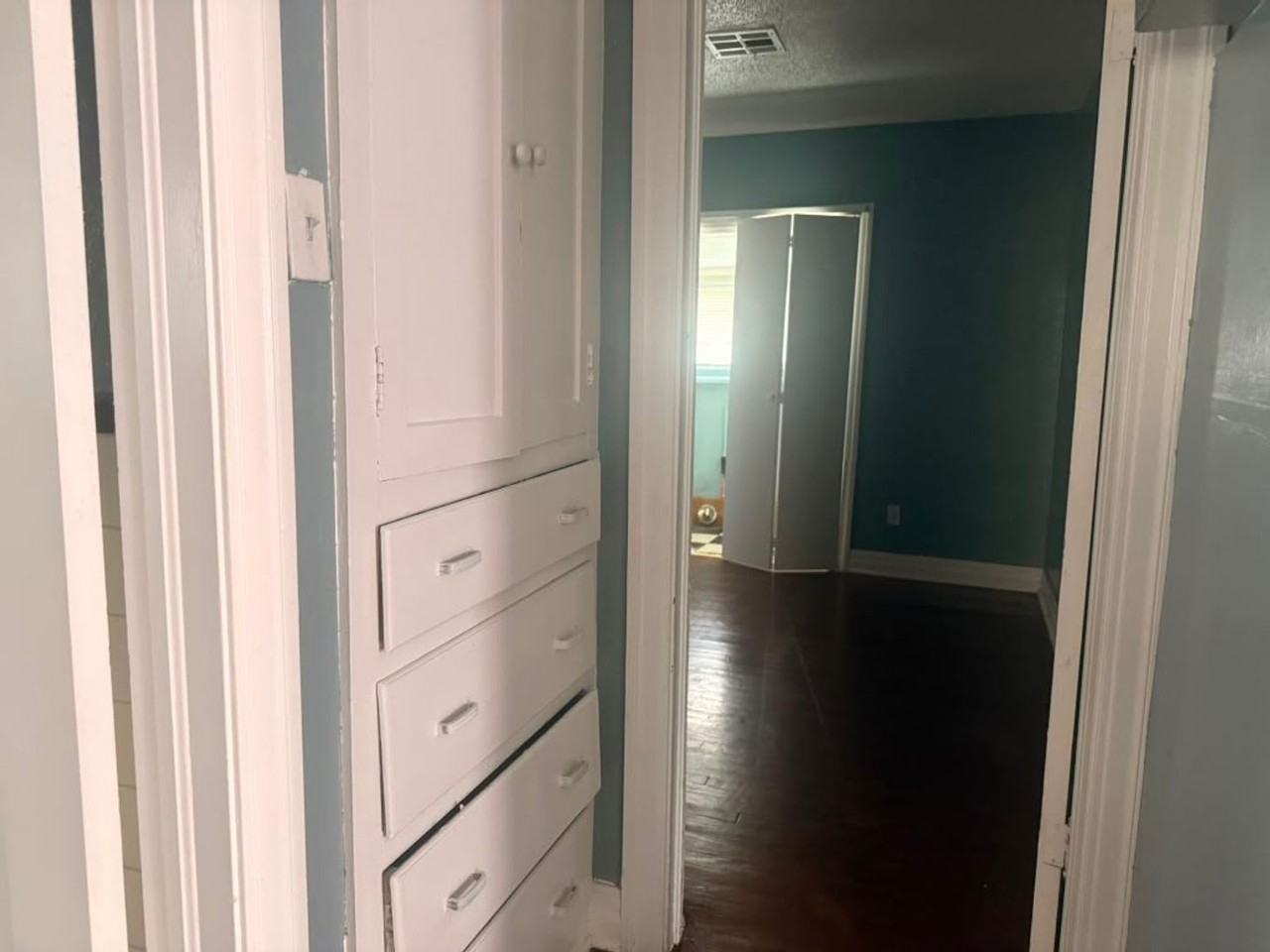 3228 Nw 26th St - Photo 6 of 9