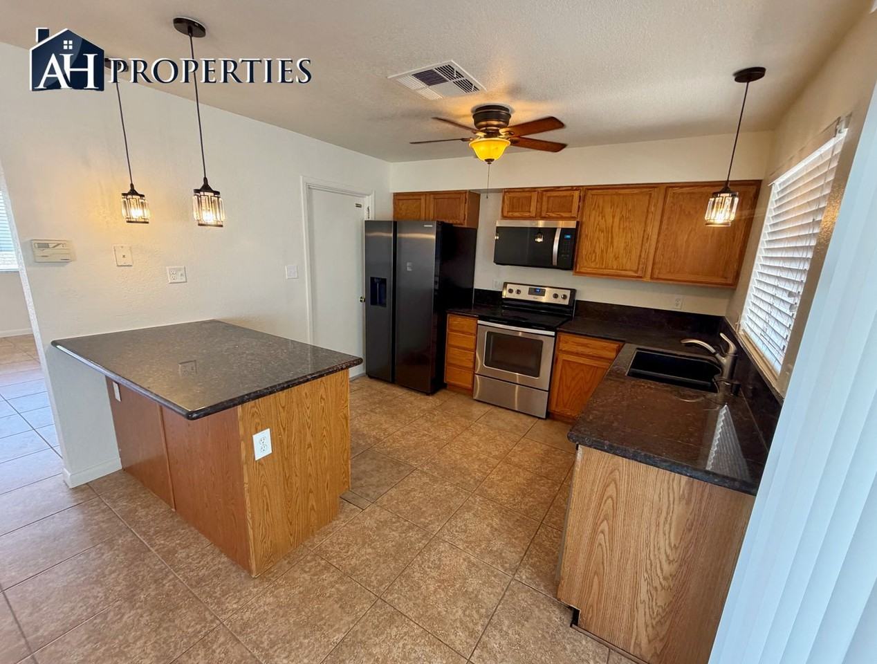 3222 W Villa Maria Dr - Photo 5 of 15