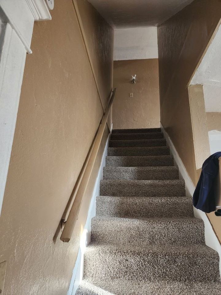 933 S Greenlawn Ave - Photo 6 of 16