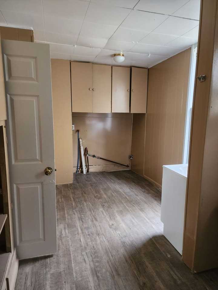 933 S Greenlawn Ave - Photo 7 of 14