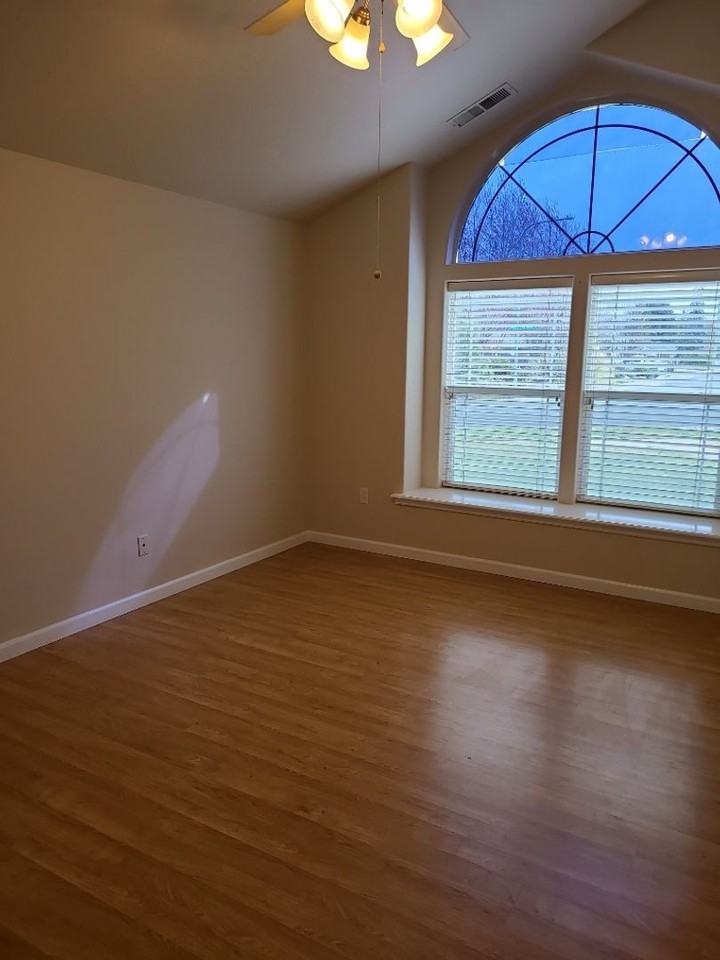 1101 Gibbs Ct #1101 - Photo 4 of 13