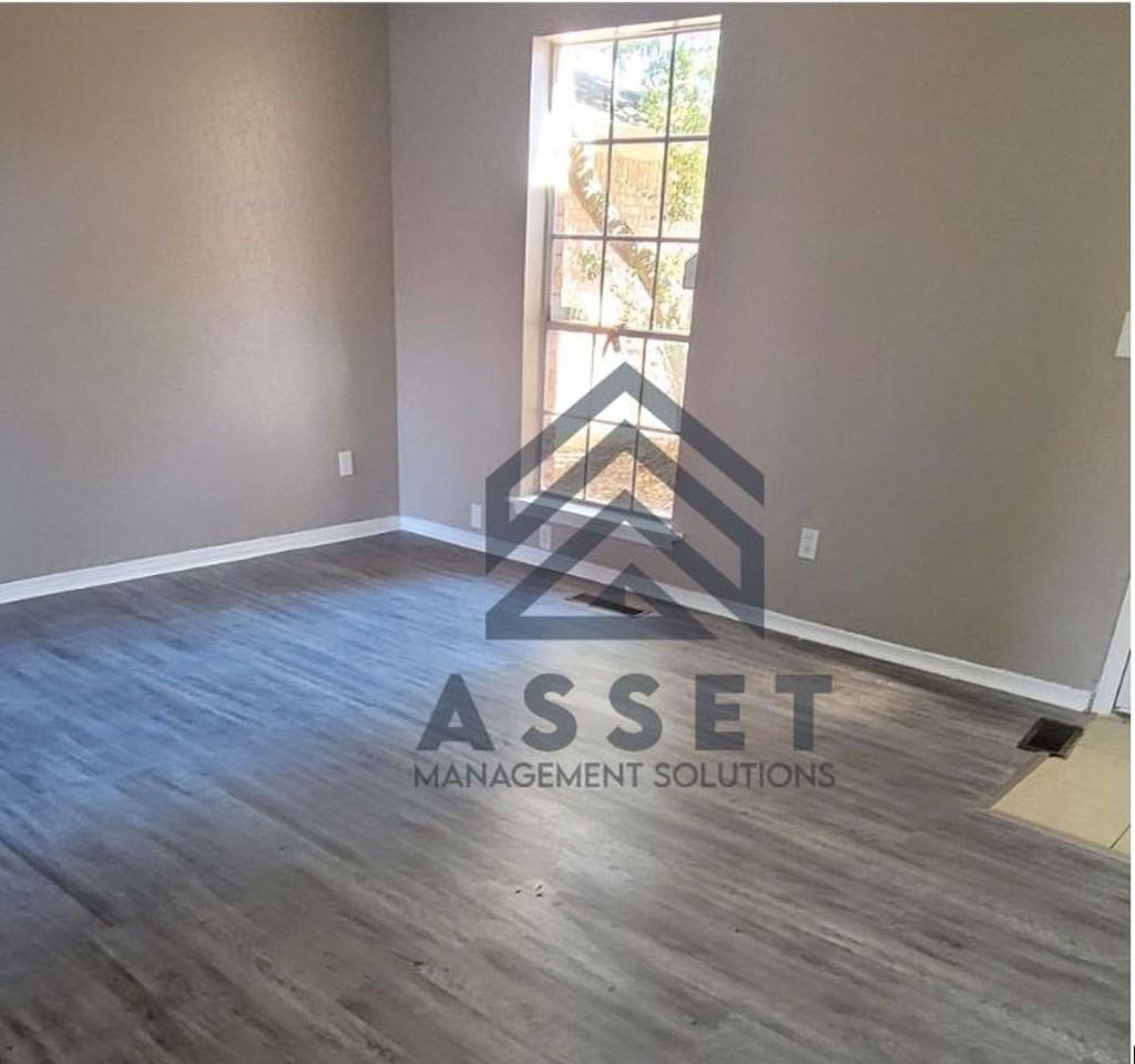 7217 Edenborough Dr - Photo 2 of 35