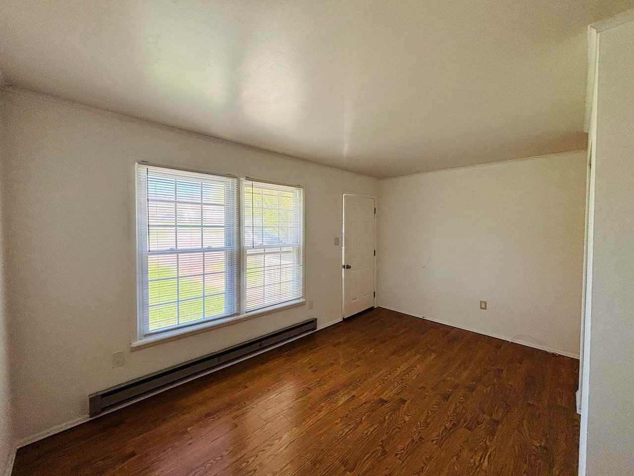 1661 Mount Tabor Rd - Photo 4 of 13