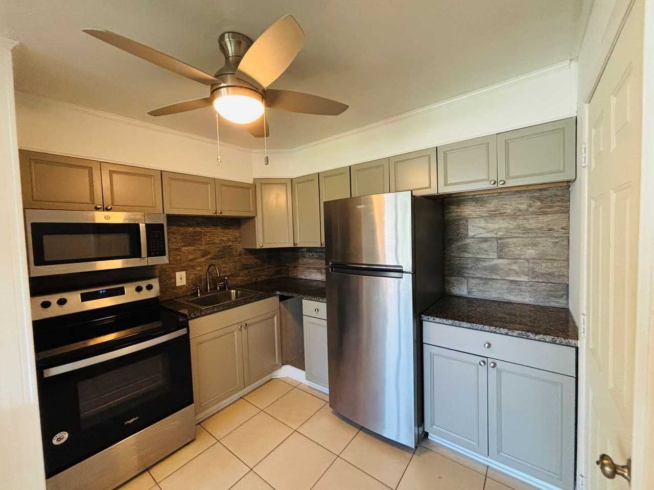 1661 Mount Tabor Rd - Photo 5 of 13