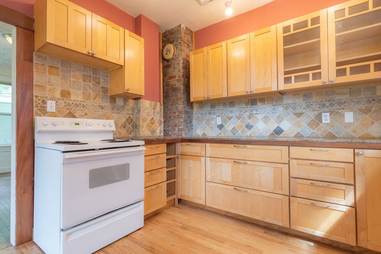 4715 Ne 17th Ave - Photo 2 of 18