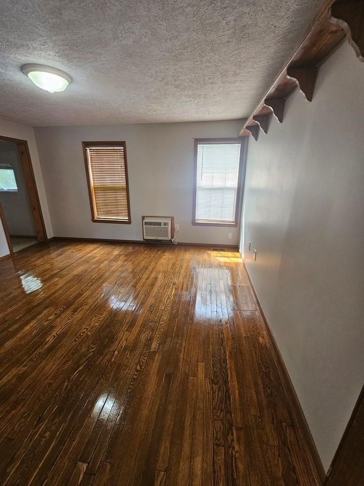 1012 W Elm Arc - Photo 6 of 14