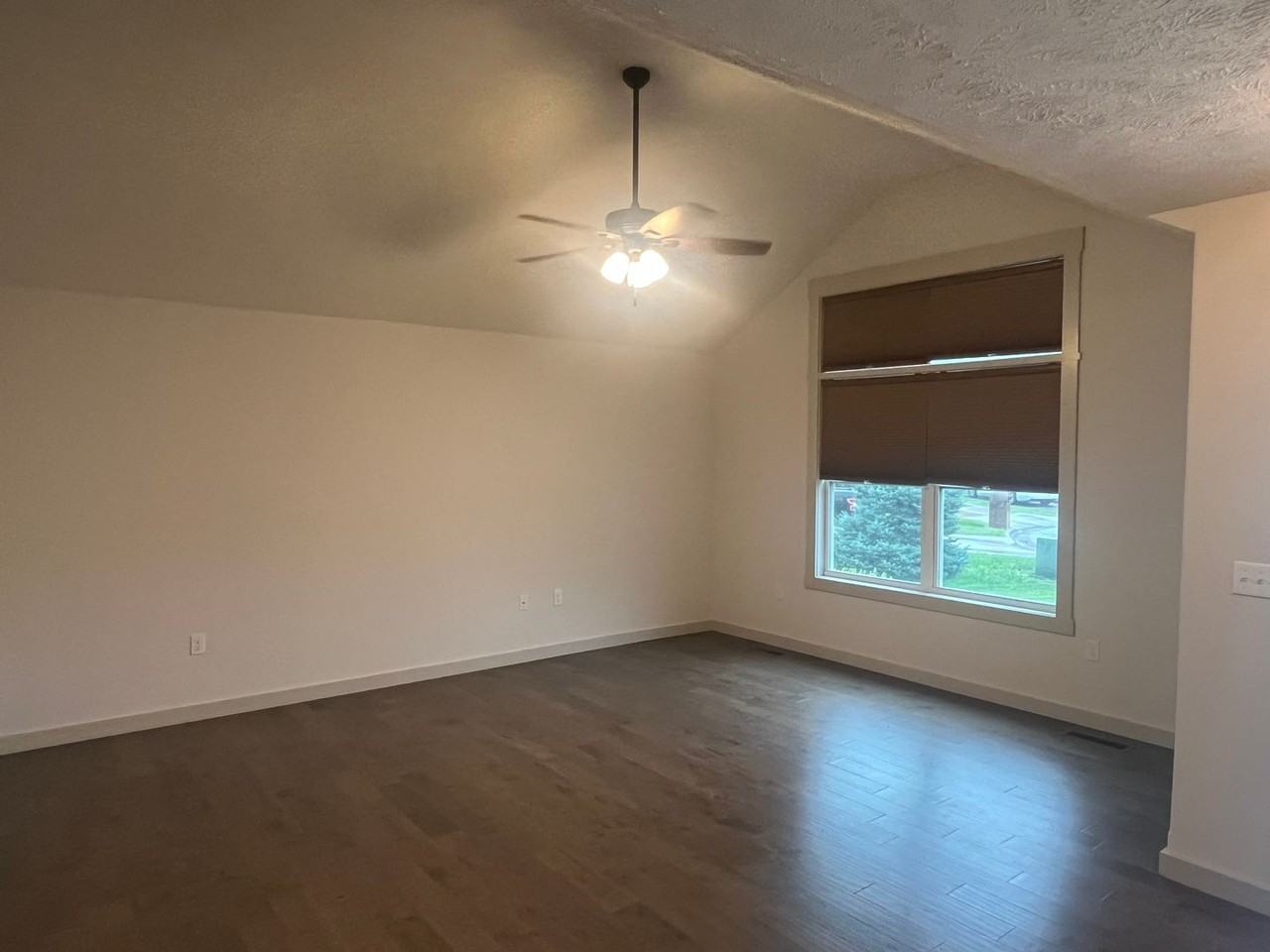 5371 Basswood Ct - Photo 3 of 18