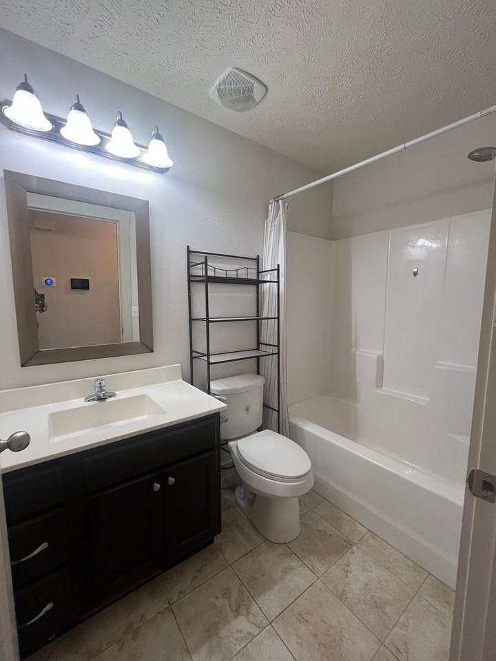 5371 Basswood Ct - Photo 7 of 18