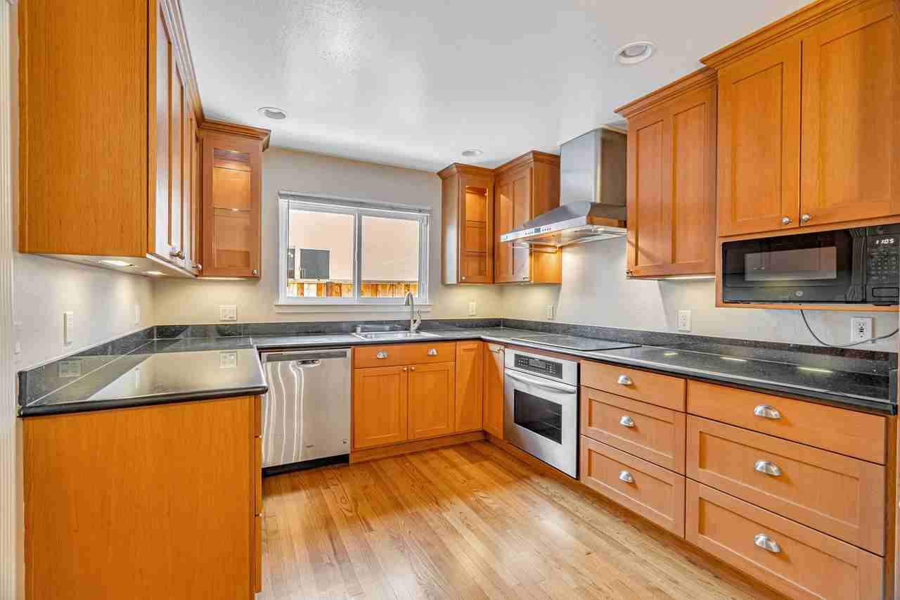 729 Hickory Way - Photo 4 of 17