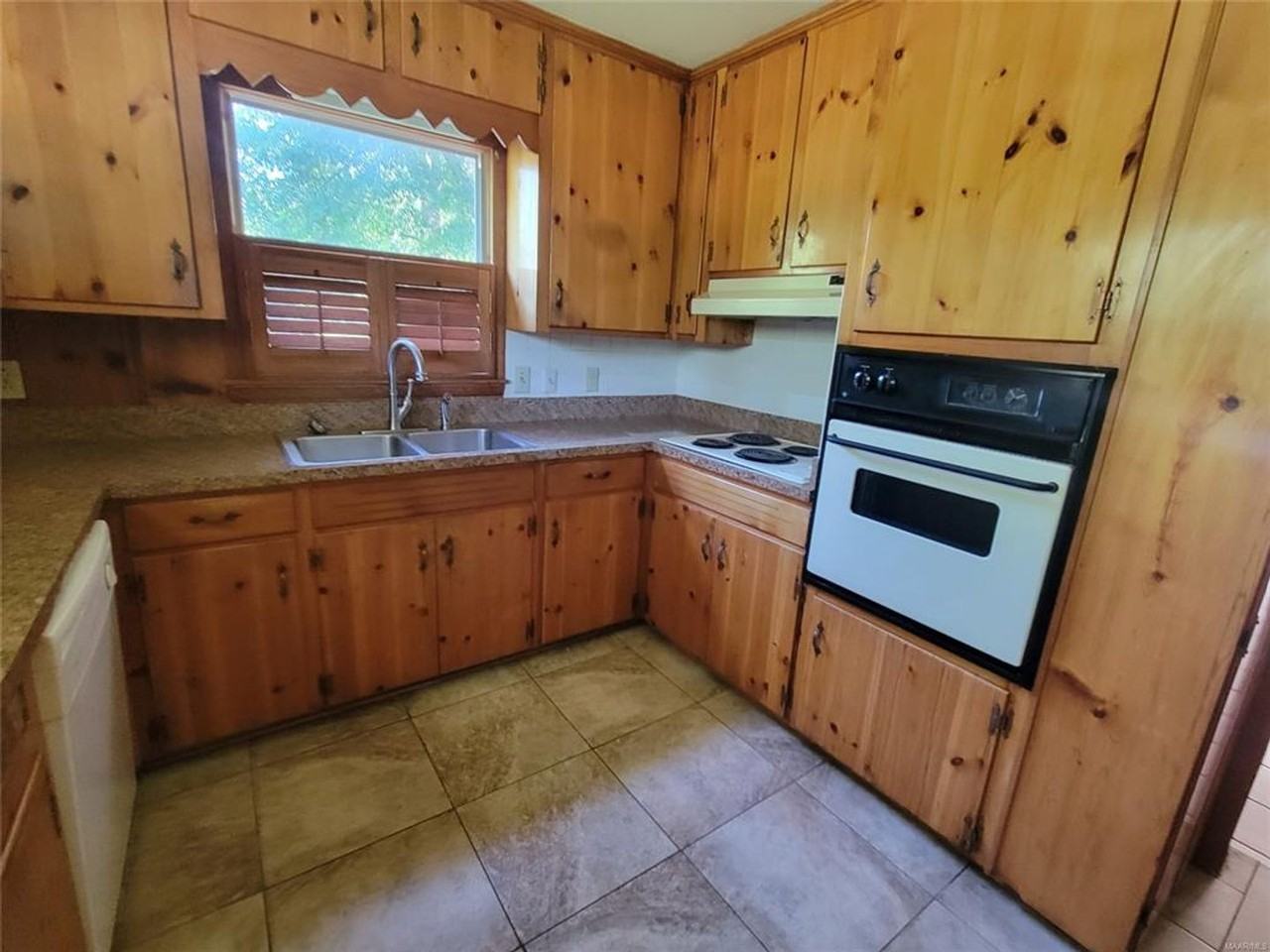 991 Upper Kingston Rd - Photo 5 of 22