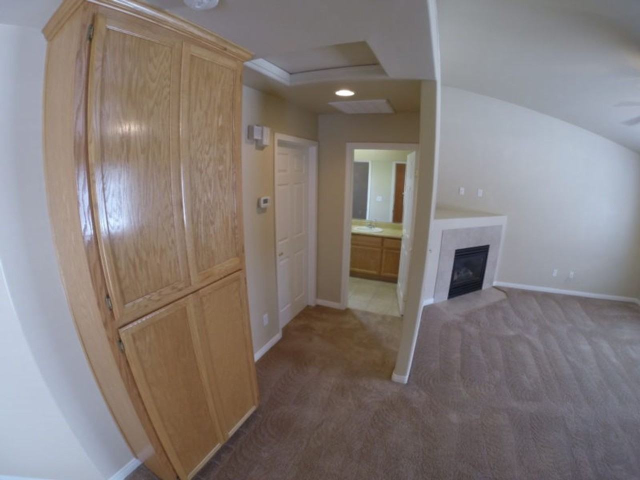 663-665 Clover Meadow Court Bakersfield, CA 93308 - Photo 2 of 9