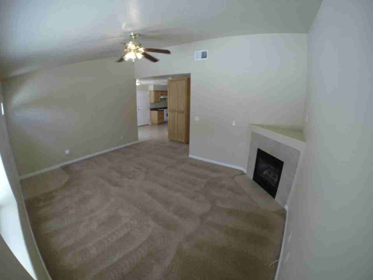 663-665 Clover Meadow Court Bakersfield, CA 93308 - Photo 5 of 9
