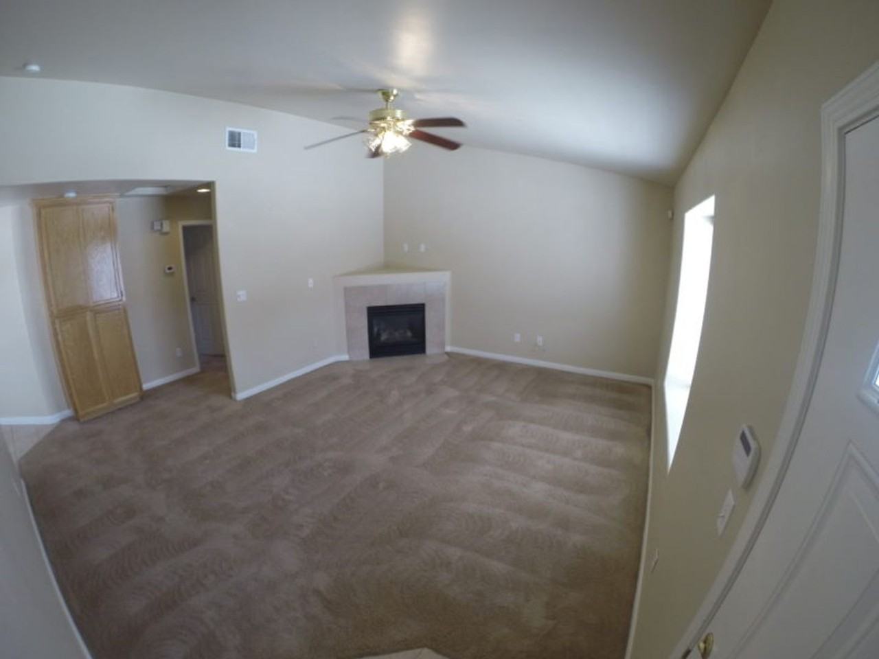 663-665 Clover Meadow Court Bakersfield, CA 93308 - Photo 6 of 9