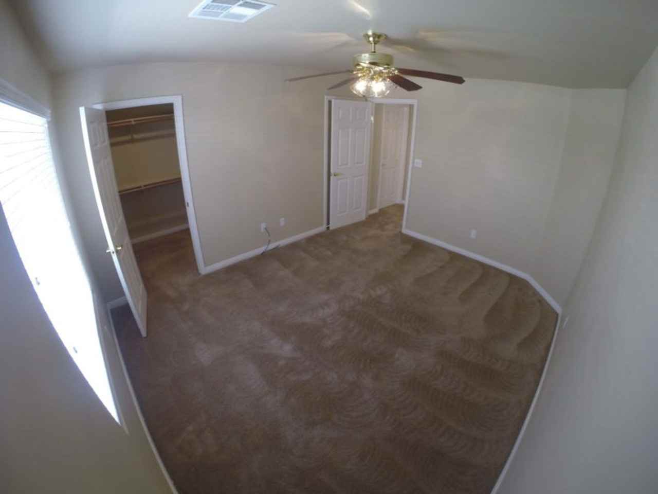 663-665 Clover Meadow Court Bakersfield, CA 93308 - Photo 7 of 9