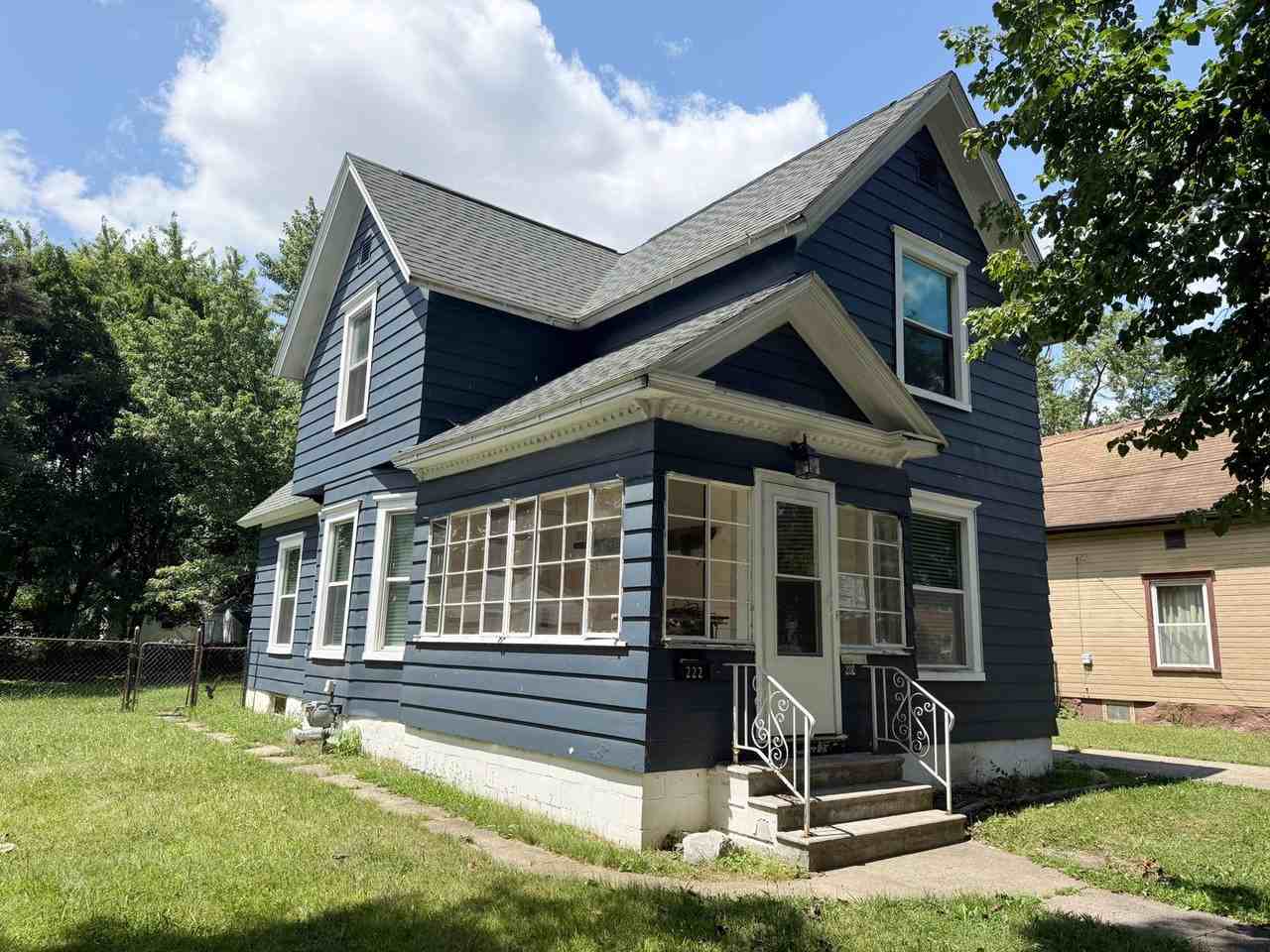 222 N Gorham St - Photo 2 of 17