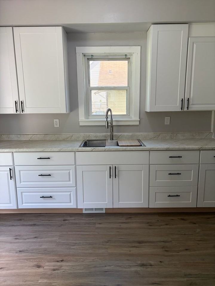 222 N Gorham St - Photo 4 of 17