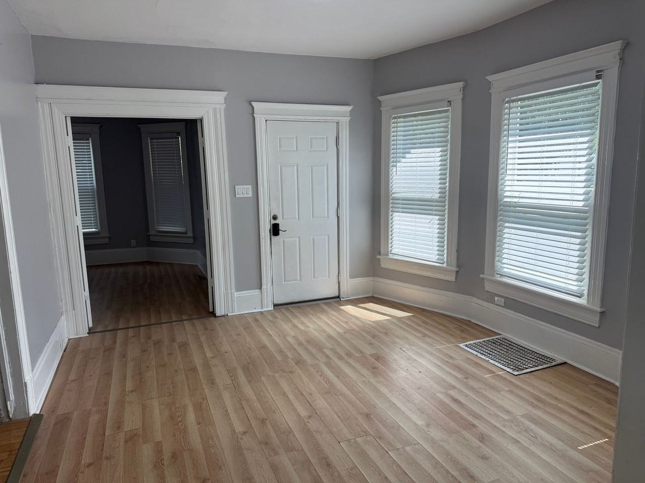 222 N Gorham St - Photo 5 of 17