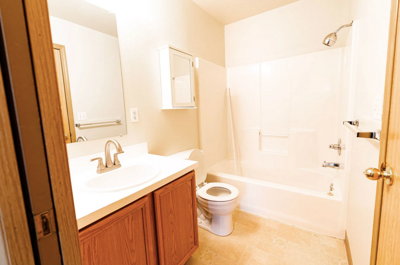 18304 Se Abernethy Ln - Photo 5 of 14