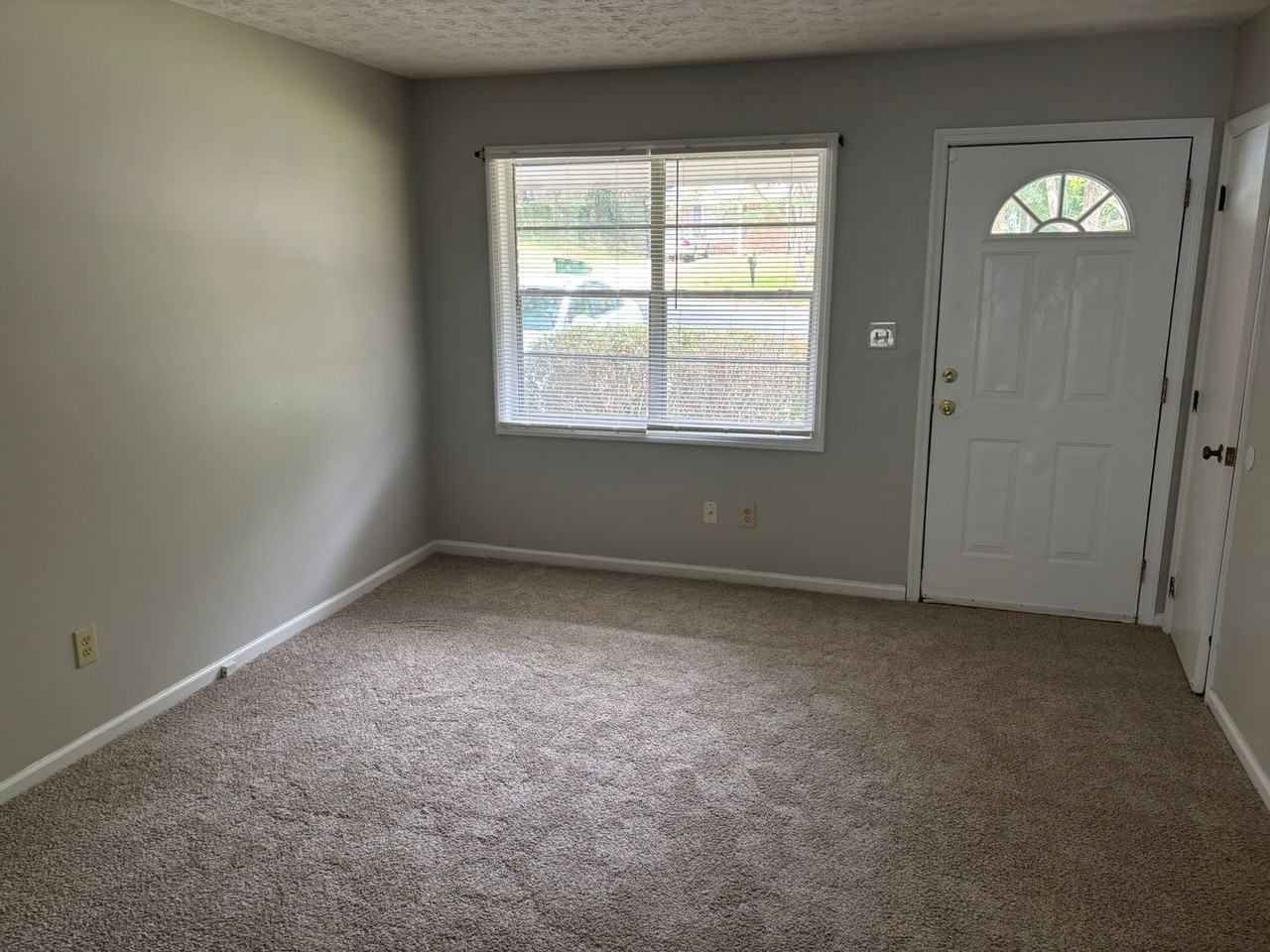 6270 Stoneway Dr - Photo 2 of 11