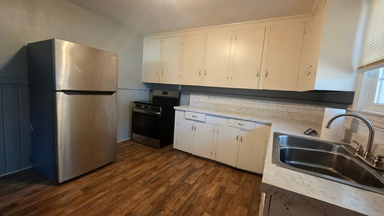 1702 W Lincoln Ave - Photo 7 of 16