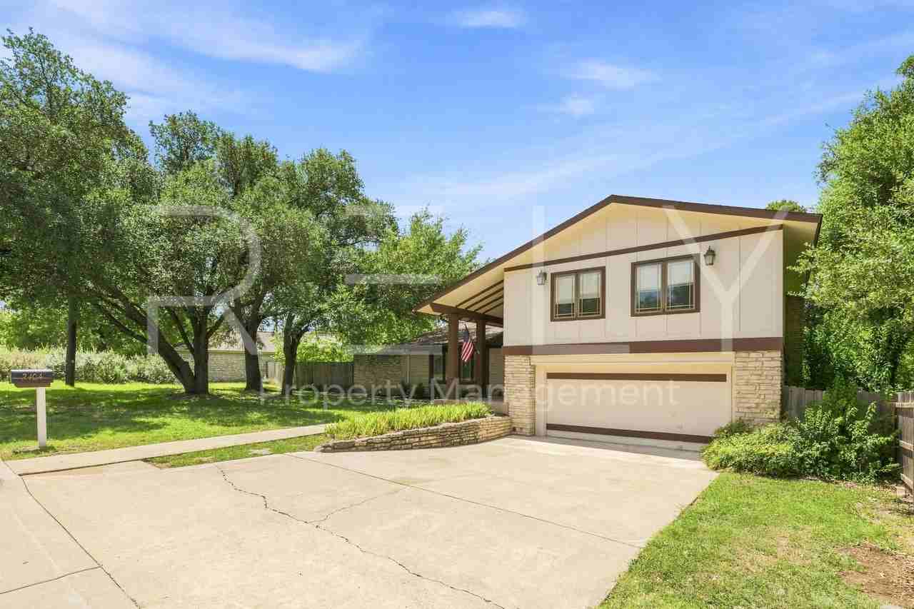 2404 Gabriel View Dr - Photo 2 of 46