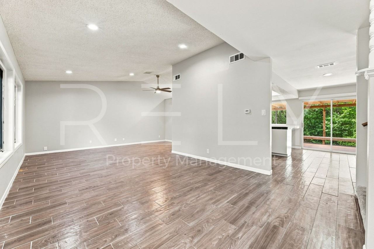 2404 Gabriel View Dr - Photo 5 of 46