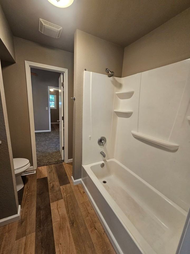 1030 W Scott St - Photo 6 of 18