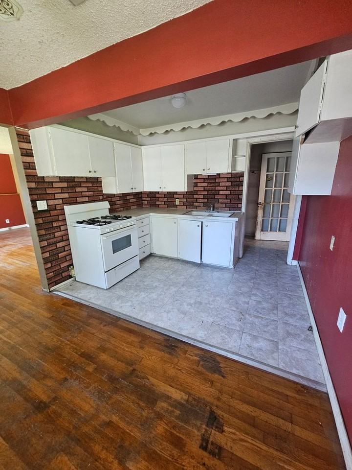1954 E Cherry St - Photo 5 of 21