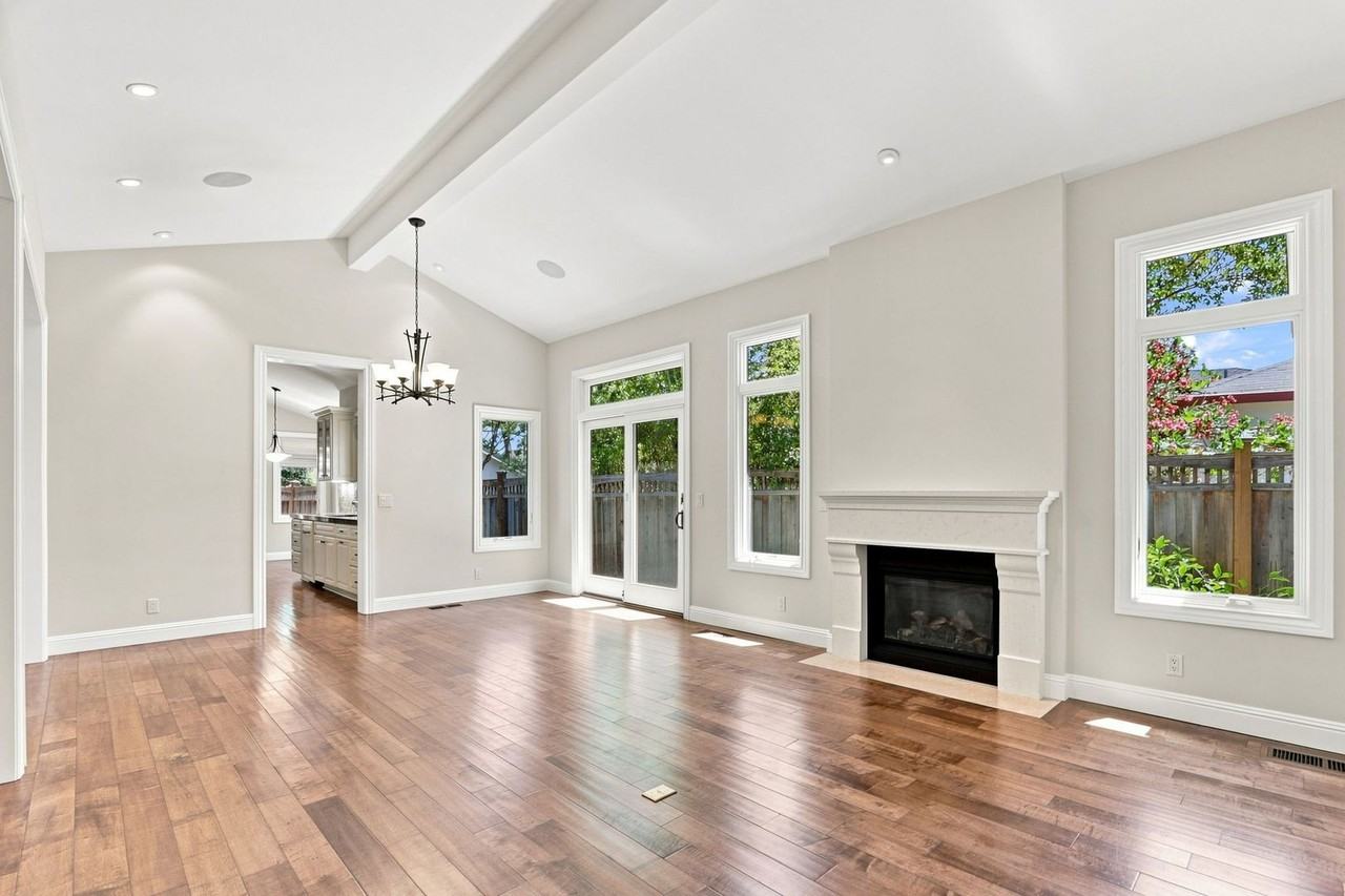 16771 Frank Ave - Photo 4 of 24