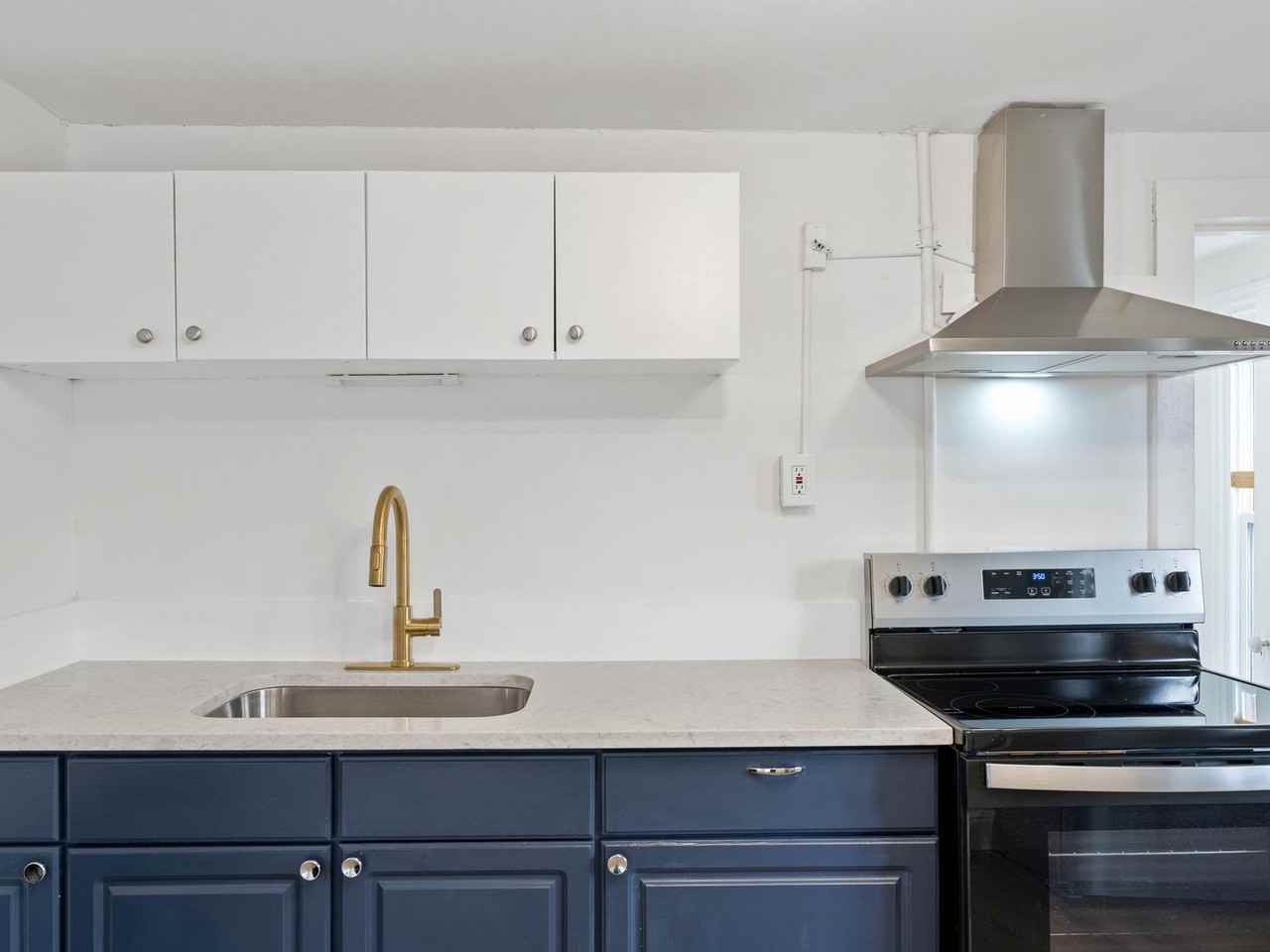 213 N 6th St - Photo 2 of 25
