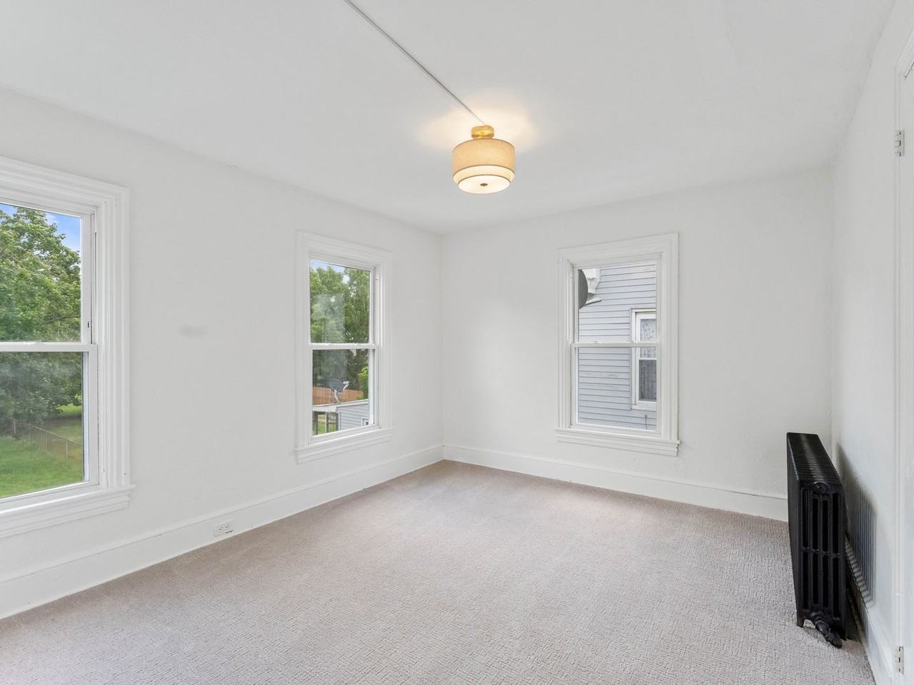 213 N 6th St - Photo 4 of 25