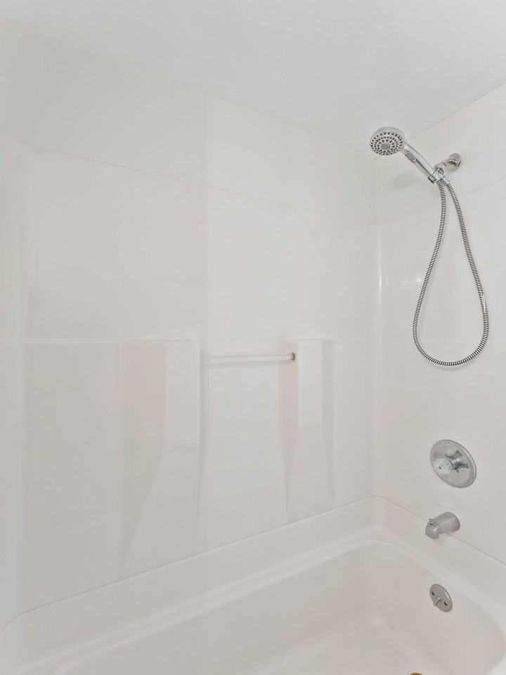 213 N 6th St - Photo 7 of 25