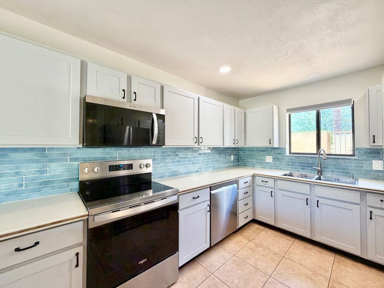 112 Willow Lake Dr - Photo 3 of 33