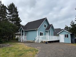 featured image of 905 Pacific Surf Ave Sw