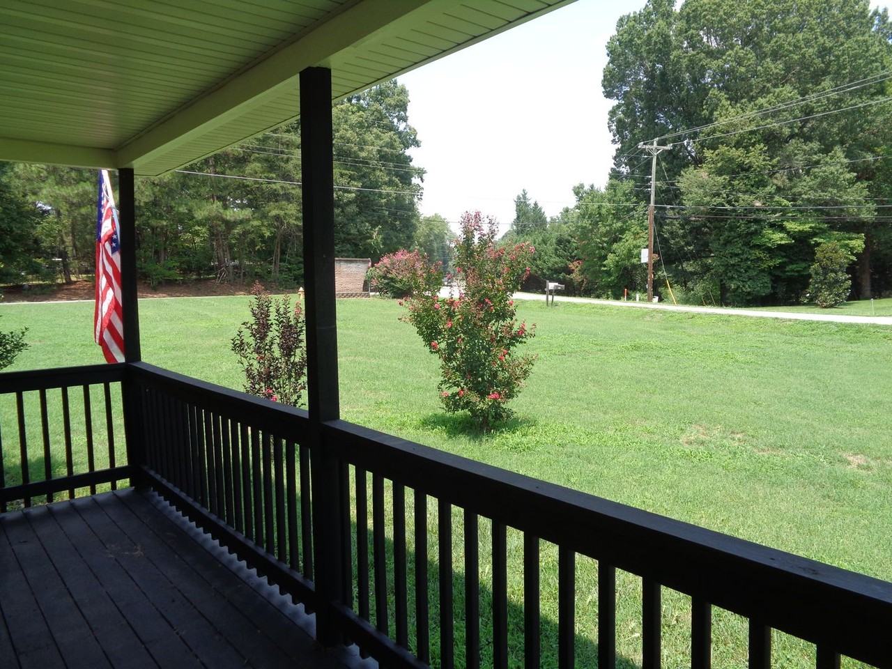 1506 Old Hollow Rd - Photo 2 of 32