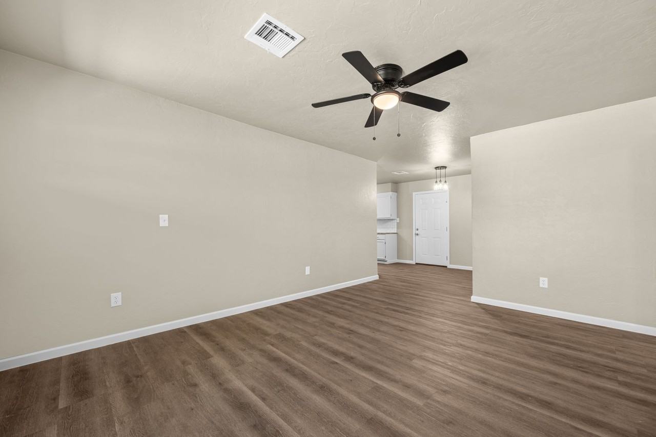 408 Sw 71st St - Photo 3 of 21