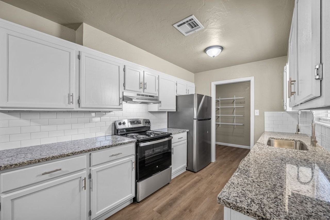 408 Sw 71st St - Photo 7 of 21
