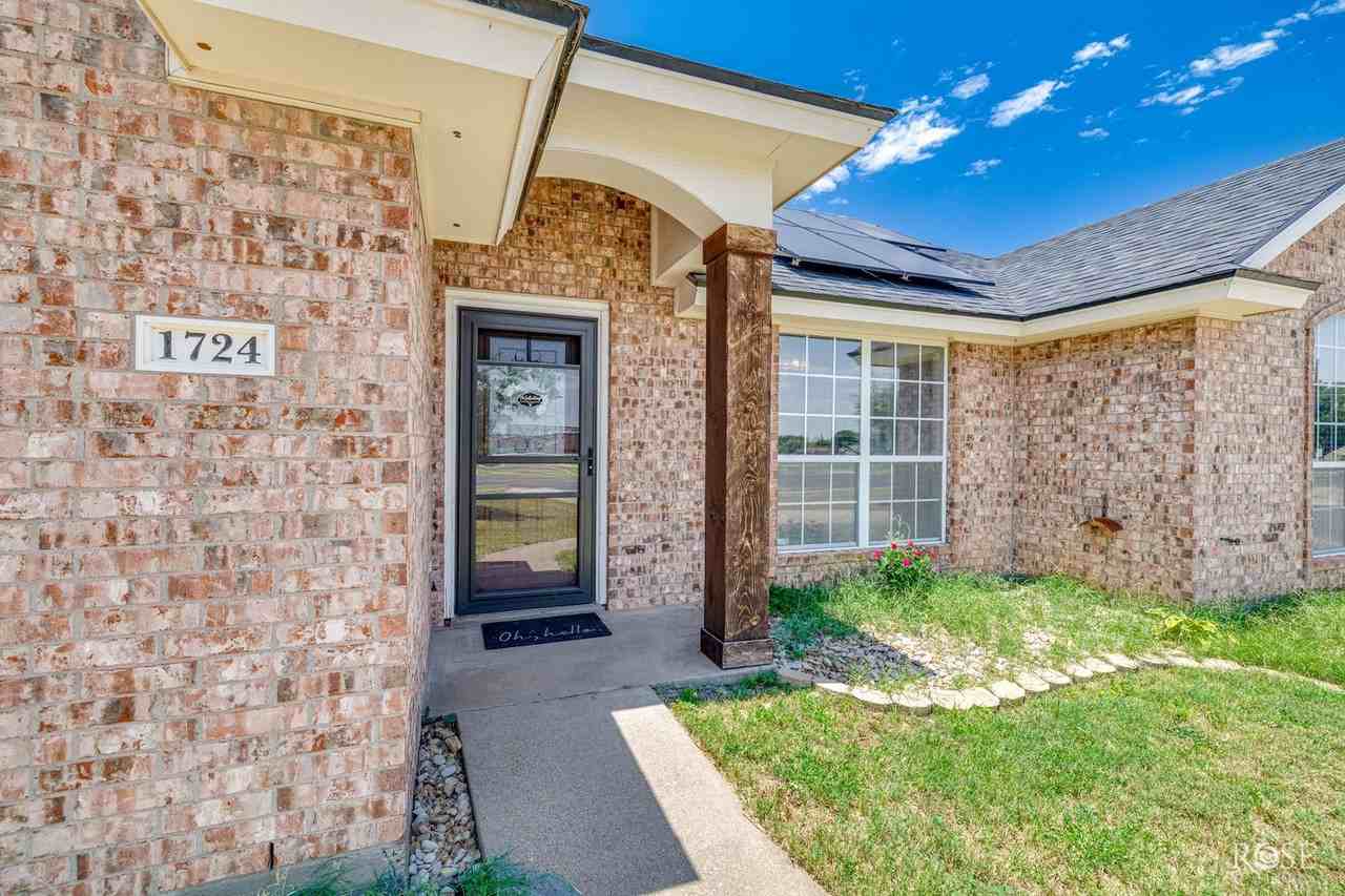 1724 Edmund Blvd - Photo 6 of 30