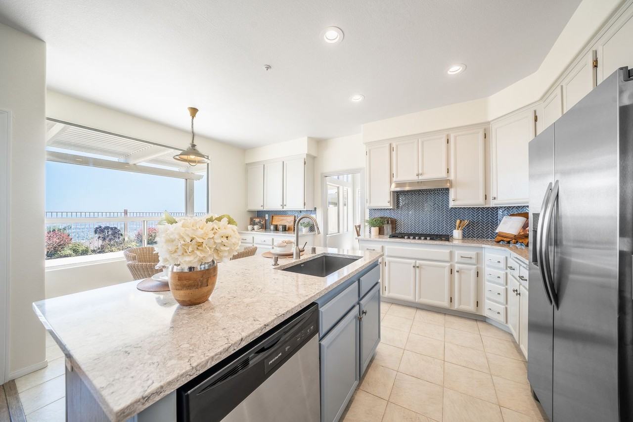 2283 Rock View Gln - Photo 2 of 50