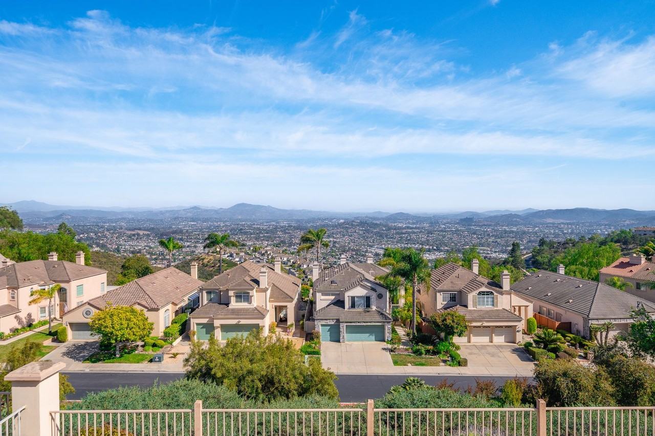 2283 Rock View Gln - Photo 4 of 50