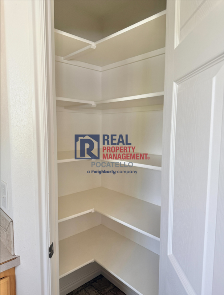 1586 Dustin Cir - Photo 6 of 26
