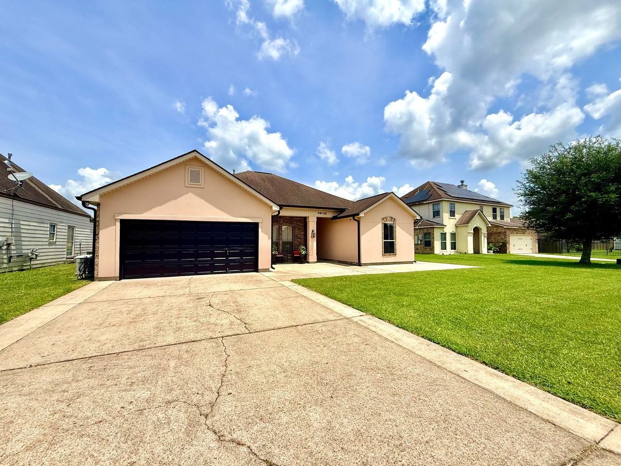 39122 Bayou View Ave - Photo 3 of 31
