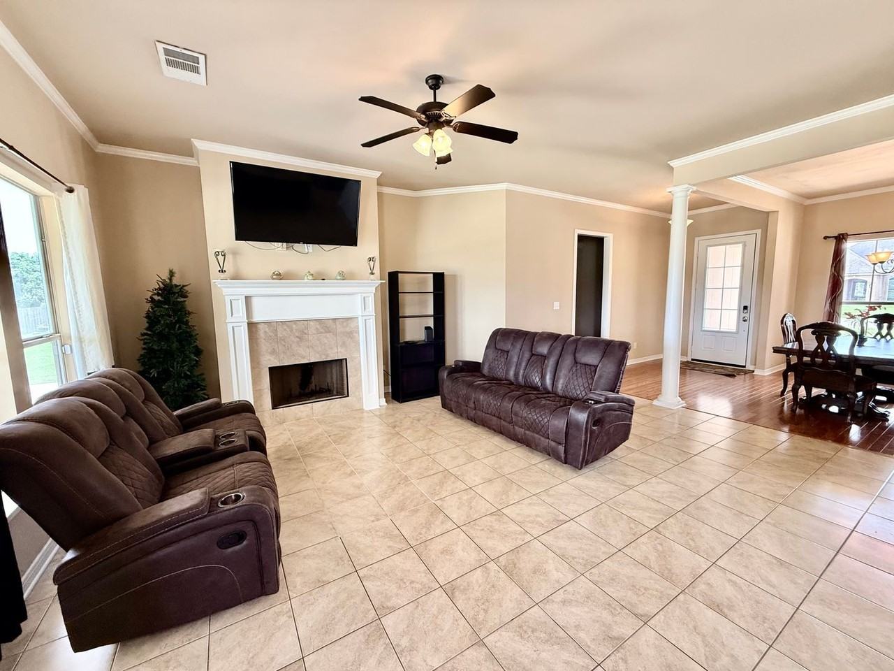 39122 Bayou View Ave - Photo 4 of 31