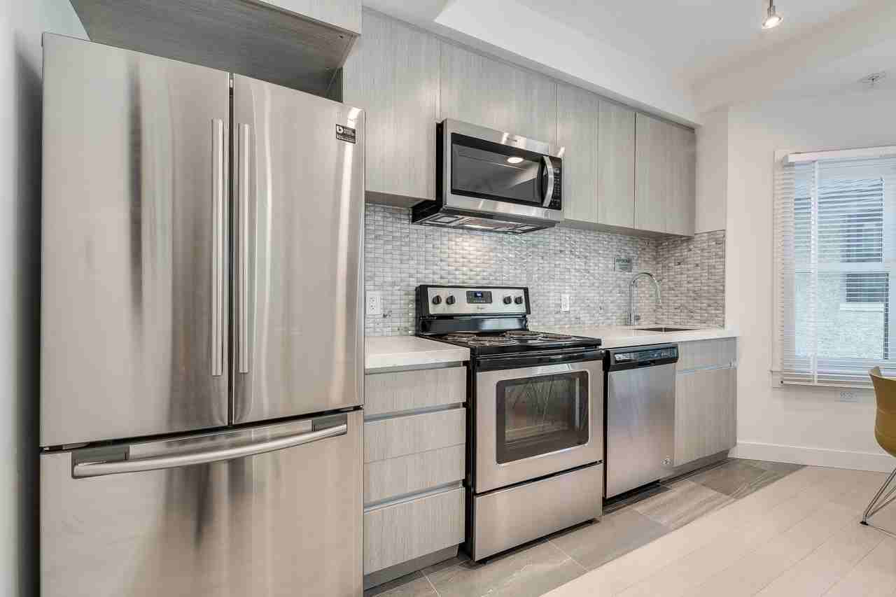1431 - 1431 Haro Street - Photo 4 of 33