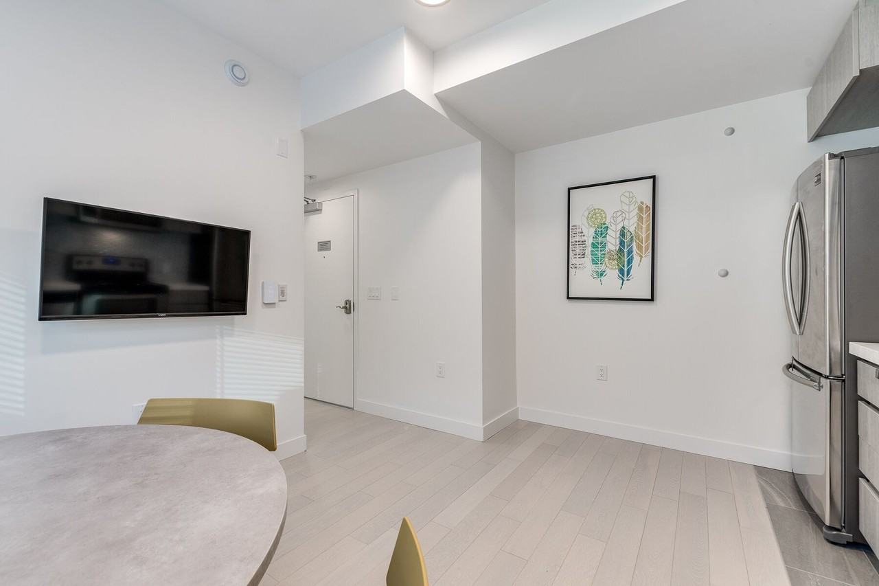 1431 - 1431 Haro Street - Photo 5 of 33