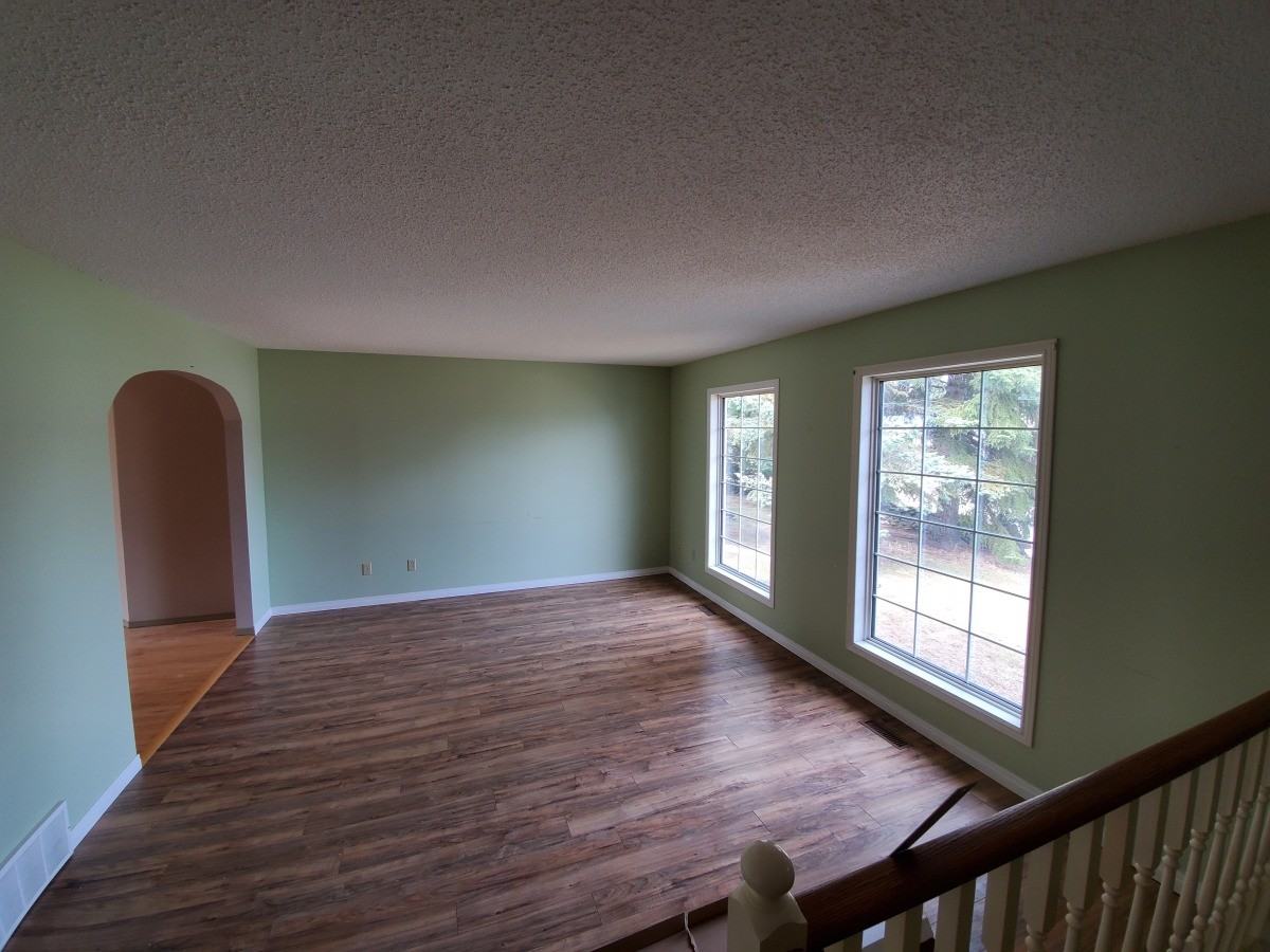2013 2 Ave - Photo 3 of 26